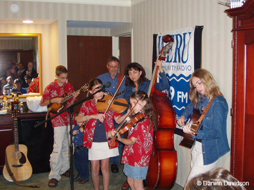 2004-10-05, IBMA Bronzewound Showcase, The Muellers-0048