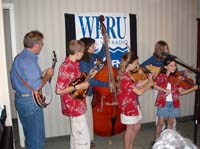 2004-10-05, IBMA Bronzewound Showcase, The Muellers-0043