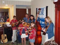 2004-10-05, IBMA Bronzewound Showcase, The Muellers-0048