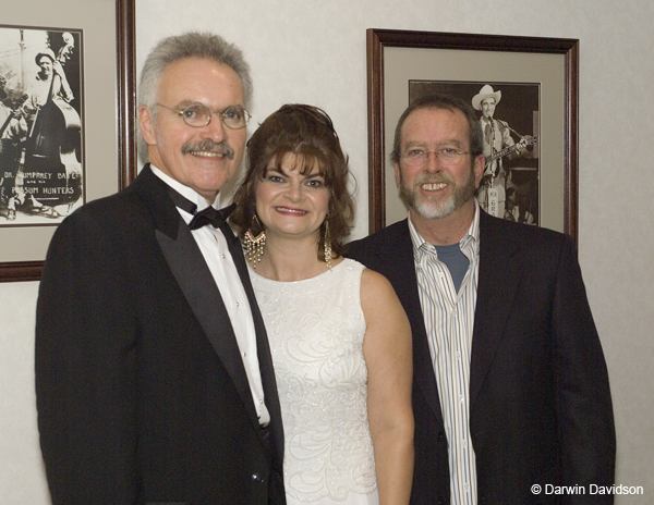 Terry and Cindy Baucom with Ed Lowe-0753