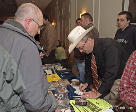 2007 Joe Val, David Davis at the record table-1188